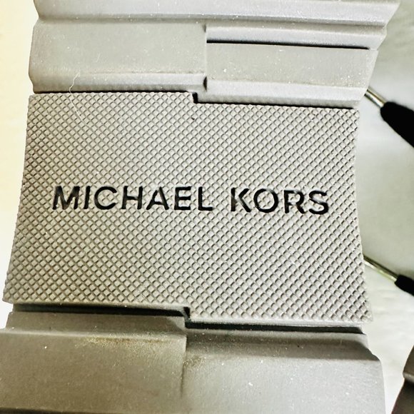 LIKE NEW MICHAEL KORS SILVER METALLIC LEATHER ANIMAL SKIN EMBOSSED SNEAKERS - Picture 9 of 12